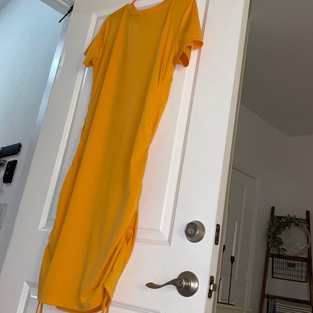 Women’s Mid Dress